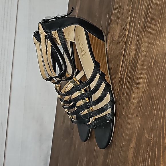 Charming Charlie Black Strappy Gladiator Wedge - Size 10 - Picture 4 of 13